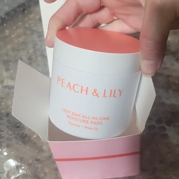 Peach & Lily Moisture Pads - Picture 4 of 8